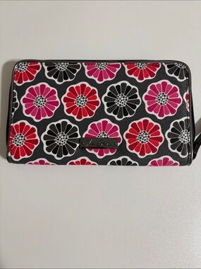 Vera Bradley retired Blossoms pattern  Zip wristlet Wallet